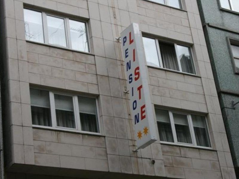 Hostal Liste Station La Coruña Esterno foto